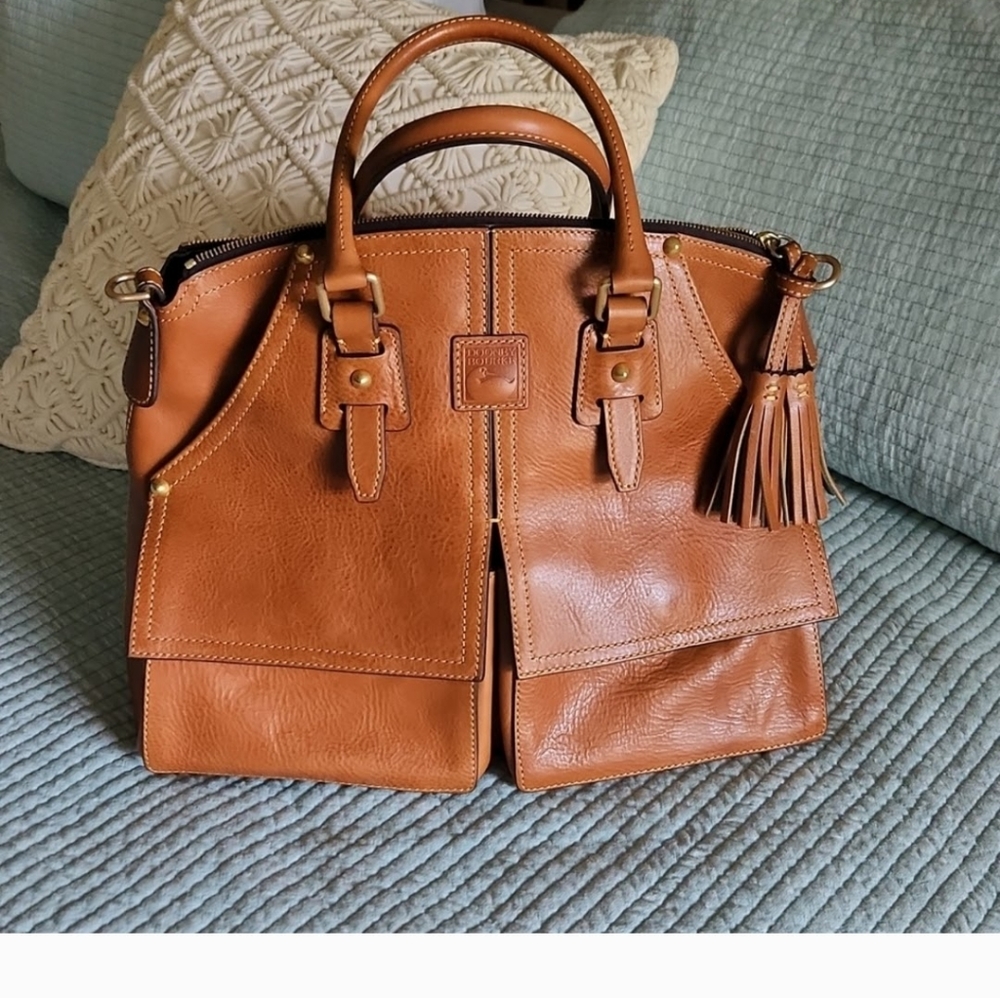 Dooney and bourke florentine clayton